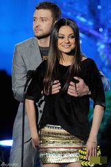 组图：《暮光》领跑2011MTV电影奖 帕丁森热吻泰勒