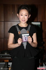 组图：王菀之推靓声专辑 拒送绯闻男友张敬轩