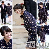 组图：WG先艺携夫贺朱雅敏大婚 宽衫遮孕肚