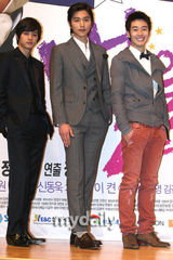 幻灯图：崔贞媛美艳红裙出席SBS新剧发布会