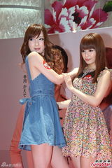 组图：女优冬月枫栗林里莉访港 遗憾未与GD碰面