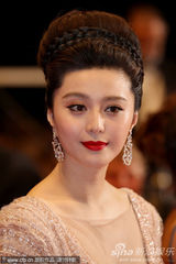 幻灯图集：《日照重庆》戛纳首映 王小帅获最高礼遇