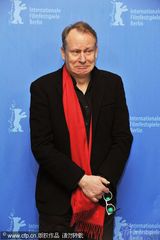 幻灯图集：《一个好人》柏林记者会 女主角笑容灿烂