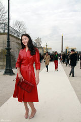 组图：张雨绮红装秀发刚柔并济被赞东方尤物