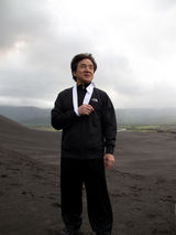 组图：《十二生肖》成龙搏命单挑活火山