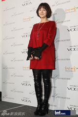 组图：崔振赫李允智出席设计师池春熙秀展