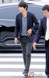 组图：全智贤举行婚礼 大牌明星一一到场送祝福