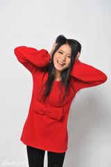 高清组图：黄英杂志照喜庆贺岁 开怀大笑温暖拜年