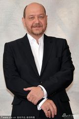 组图：《暴力小姐》发布会 导演翻白眼搞怪