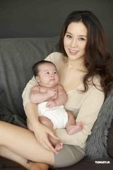 组图：徐子淇全家温馨合影 小家伙模样像李家诚