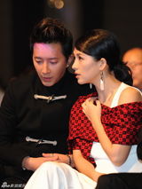 组图：2012微博之夜落幕 众星获封荣誉