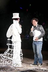 组图：杨千嬅个唱悲喜交加 老公与陈奕迅等好友捧场