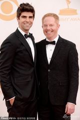 组图：《摩登家庭》男星杰西-泰勒-弗格森亮相