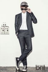 高清组图：徐仁国拍时尚写真 冷酷眼神魅力十足