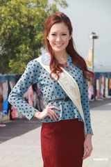 组图：候选中华小姐背景雄厚 徐少强之女曾志伟护航