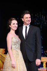 组图：《歌剧魅影》旋风再起 美女配大叔