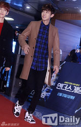 组图：EXO龙俊亨助阵《安德的游戏》试映会