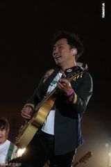 组图：五月天鸟巢开唱十万歌迷共创奇迹