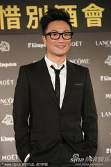 组图：金马奖闭幕庆功酒会获奖者开心亮相