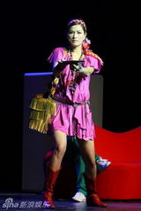 幻灯图集：邓超演话剧模仿杰克逊 孙俪给男友打满分