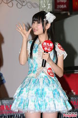 组图：SKE48成员亮相香港 短裙性感秀美腿