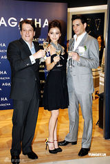 幻灯图集：香港靓模Angelababy露肩小洋装