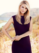 组图：《国土安全》女主角克莱尔知性登杂志