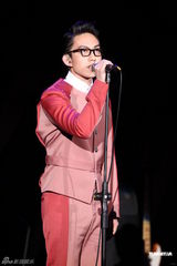 组图：林宥嘉为公益开唱 翻唱张学友《李香兰》