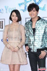 组图：贺军翔挑战出演单亲老爸造型颓废风