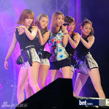 组图：G.NA出演音乐节目展性感舞台