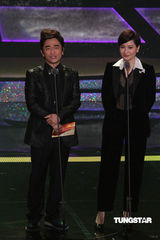 组图：金钟奖现场吴宗宪方芳芳上台颁奖