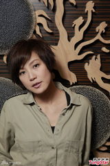 组图：何韵诗谈梅艳芳 感激放心里无需仪式