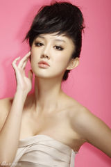 组图：文梦洋突破小清新改走熟女范儿