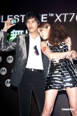 高清组图：蓝正龙化身科技型男 携手蔡淑臻走秀