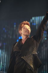 组图：李准基上海歌迷见面会身着汉服献唱