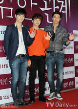 组图：SM公司众星捧场《危险关系》 张东健爱妻助阵