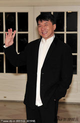 组图：成龙唐装赴白宫晚宴 邓文迪翠绿缎裙贵气