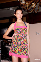 组图：庄思敏性感优雅上阵 携手林莉酒会大秀风情