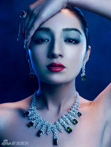 组图：麦迪娜梦幻珠宝大片登封面 造型百变完美颠覆