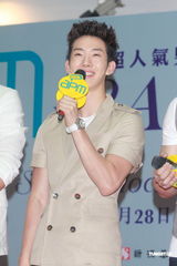 组图：韩国组合2am香港办签名会 人气爆棚粉丝众多