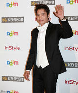 组图：第47届韩国百想艺术大赏群星闪耀