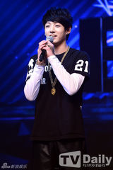 组图：韩新男团防弹少年团出道嘻哈玩转乐坛