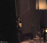 张钧甯携母探班何润东 准丈母娘提前见姑爷？(图)