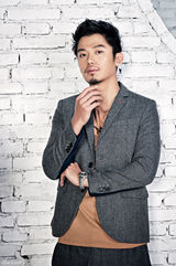 组图：芦芳生时尚帅气大片 外形冷峻极致深情