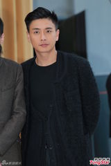 组图：方逸华跪拜邵逸夫 刘德华张学友致祭