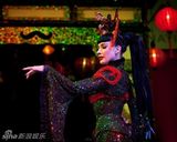 高清组图：脱衣舞娘蒂塔-万提斯大秀中国风情