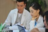 组图：李小璐贾乃亮夫妇婚后首度合作医疗剧
