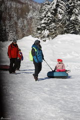 组图：《爸爸》爸爸们全副武装 冰天雪地劈木头