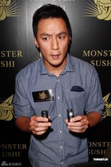 组图：吴彦祖投资餐厅有得赚 为爱妻下厨盼造人成功