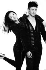 组图：吴奇隆刘思彤亲密写真 兄妹十年情比金坚